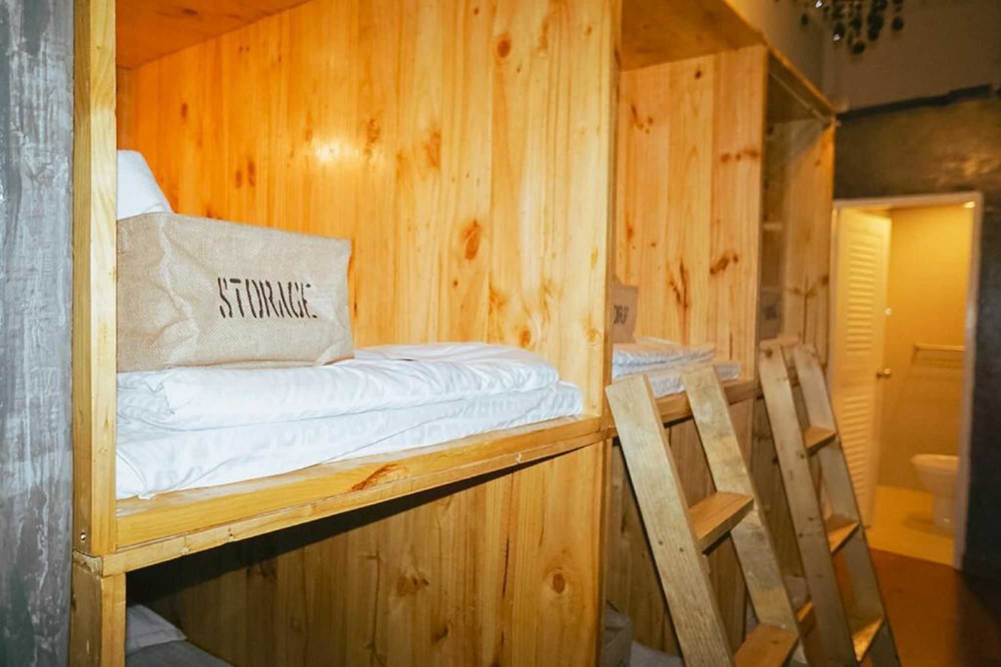 M.j. Gallery Poshtel Hostel